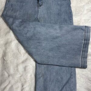 Light Wash Wide Leg Women's Jeans - Versatile Flare Style